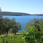 Saint Andrews Bay Μηλιά